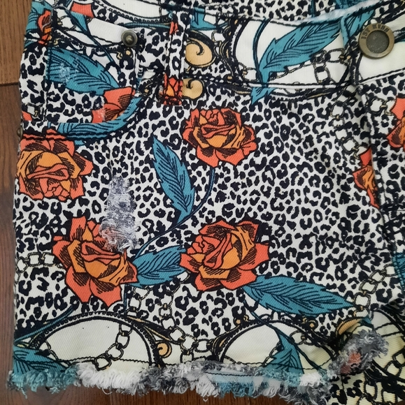 1st Kiss Short Shorts, Size 5, Rose + Leopard Print - Picture 2 of 7